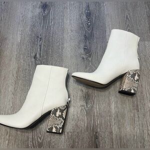 Dolce Vita White Ankle Boots with Snakeskin Heel EUC Size 7.5